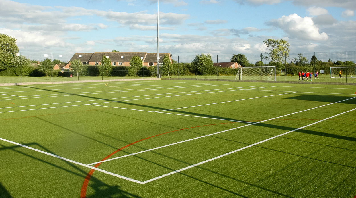 pitch-perfect-how-to-choose-the-right-3g-synthetic-turf-tigerturf-uk